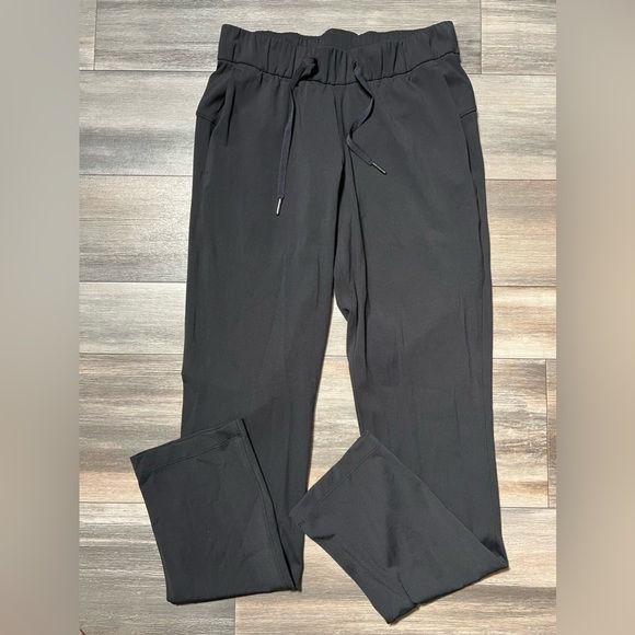 Lululemon‎ Women Black Pants- 4 - Picture 1 of 11